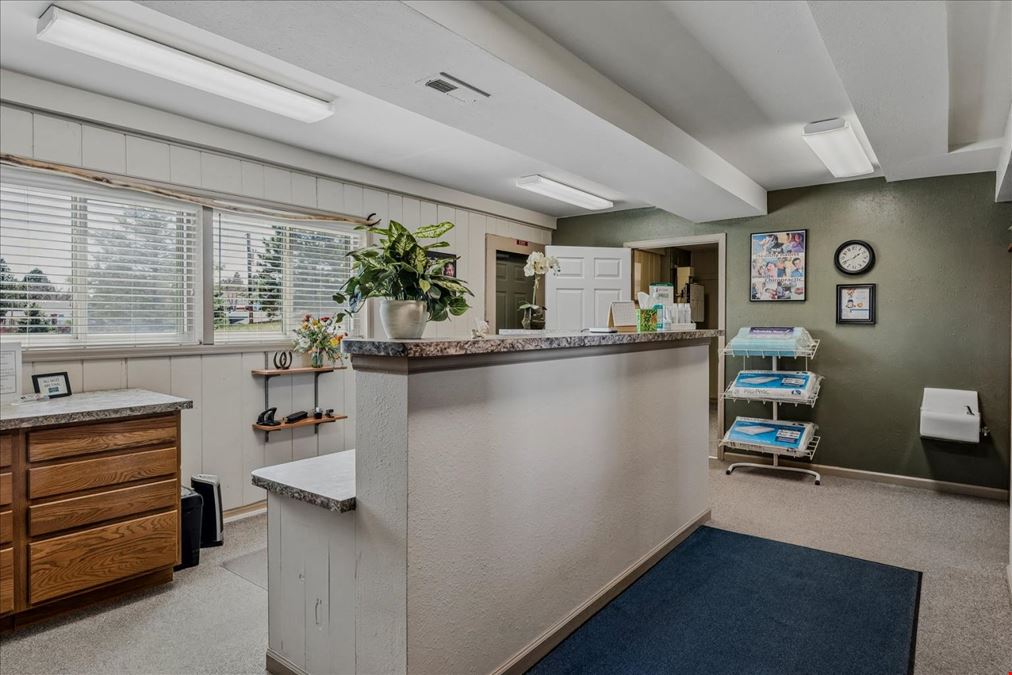 Multi-Tenant Office Building w Ample Parking
