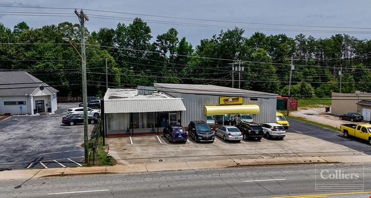 ±7,300-SF Single-Story Commercial Building with Excellent Visibility