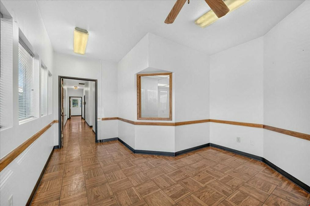±1,200 SF Professional First Class Medical Space