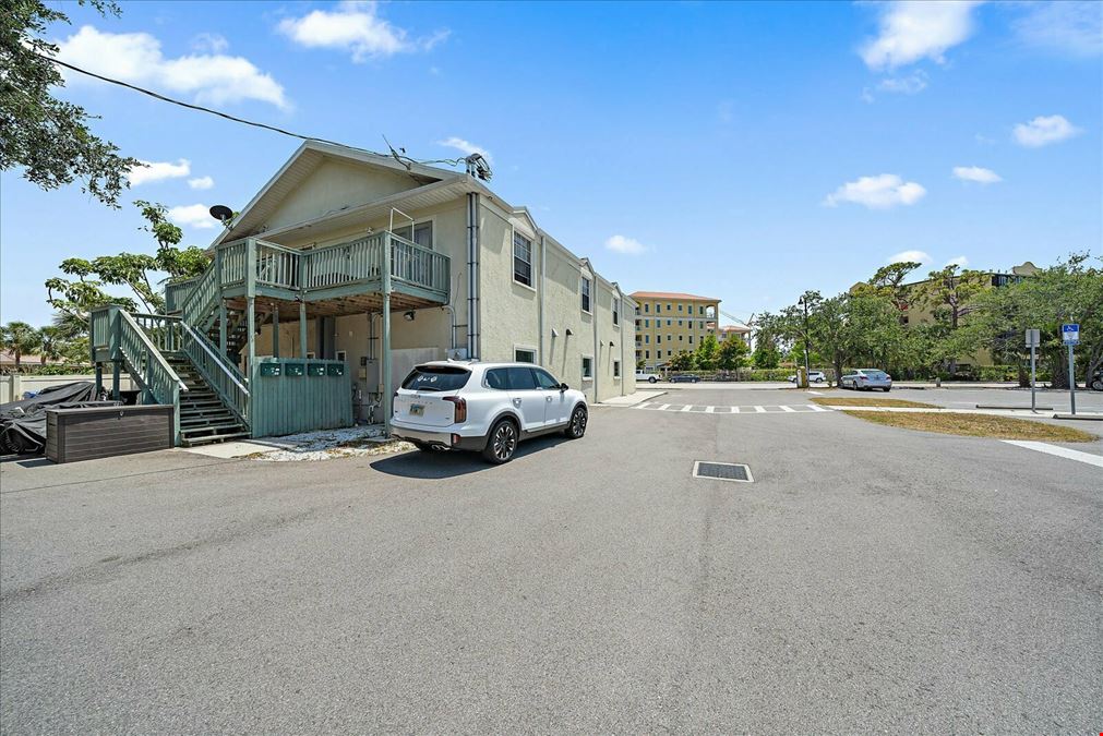 925 Tamiami Trl S Unit 101