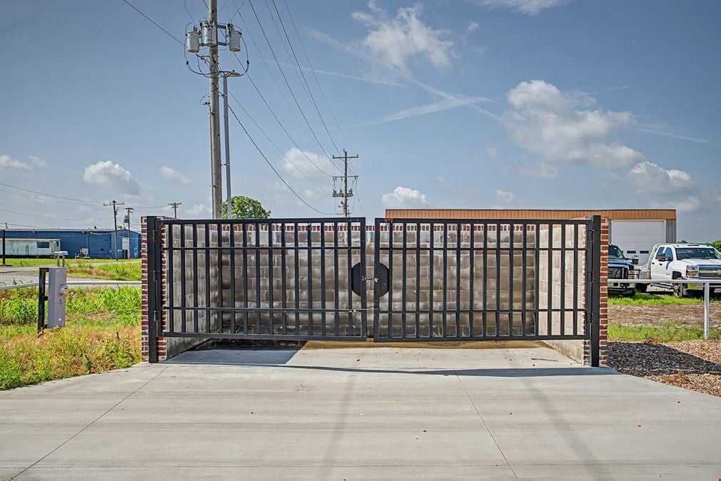 15,200 SF Shop Building Off I-55