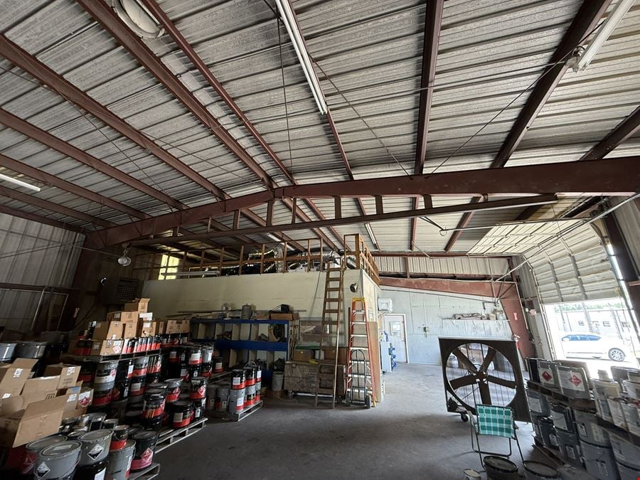 201 N 16th St, La Porte, TX 77571- 5,000 SF IND WAREHOUSE ON +/- 1 ACRE LOT