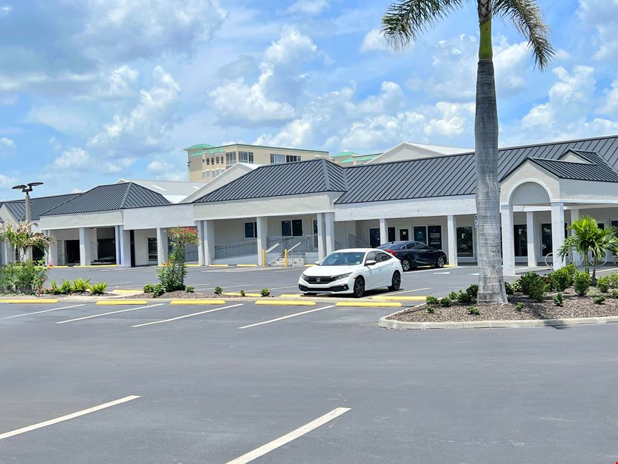 Santini Marina Plaza