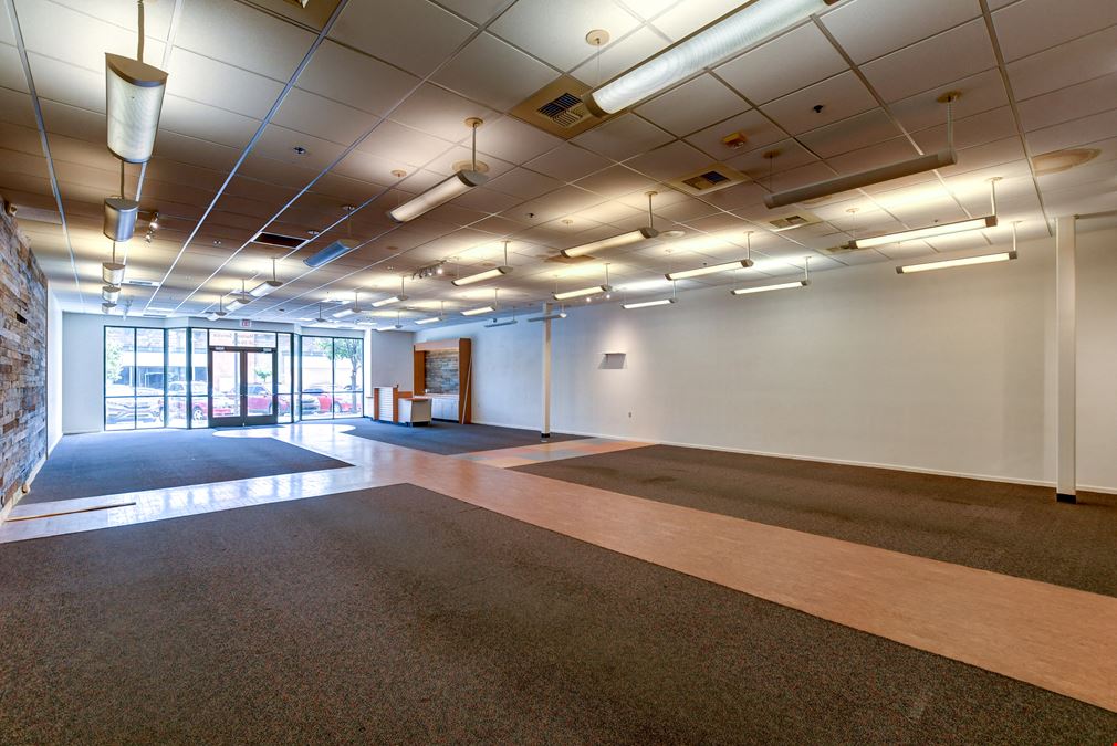 Pine Ridge Marketplace For Lease Center