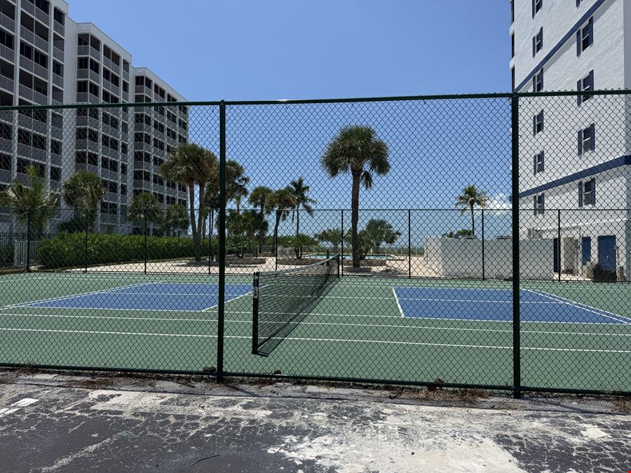 Newton Plaza