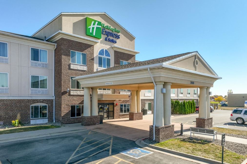 REIT Sale | Holiday Inn Express & Suites Dubuque Iowa