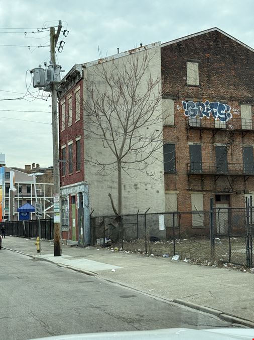 AUCTION - 1613 Walnut Street