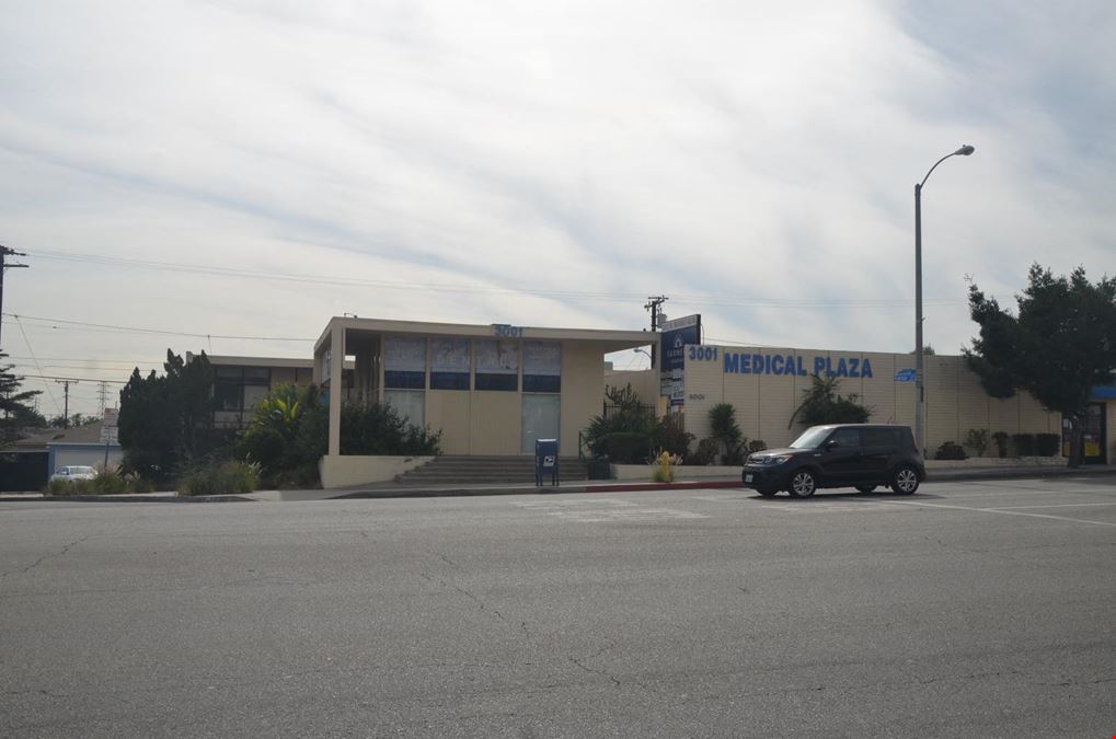 3001 W Beverly Blvd