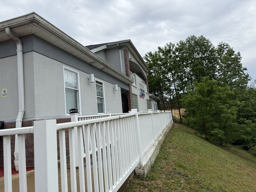 225 Town Square Dr