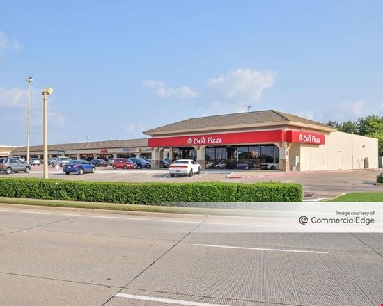 Preview of Retail space for Rent at 724 West Main Street