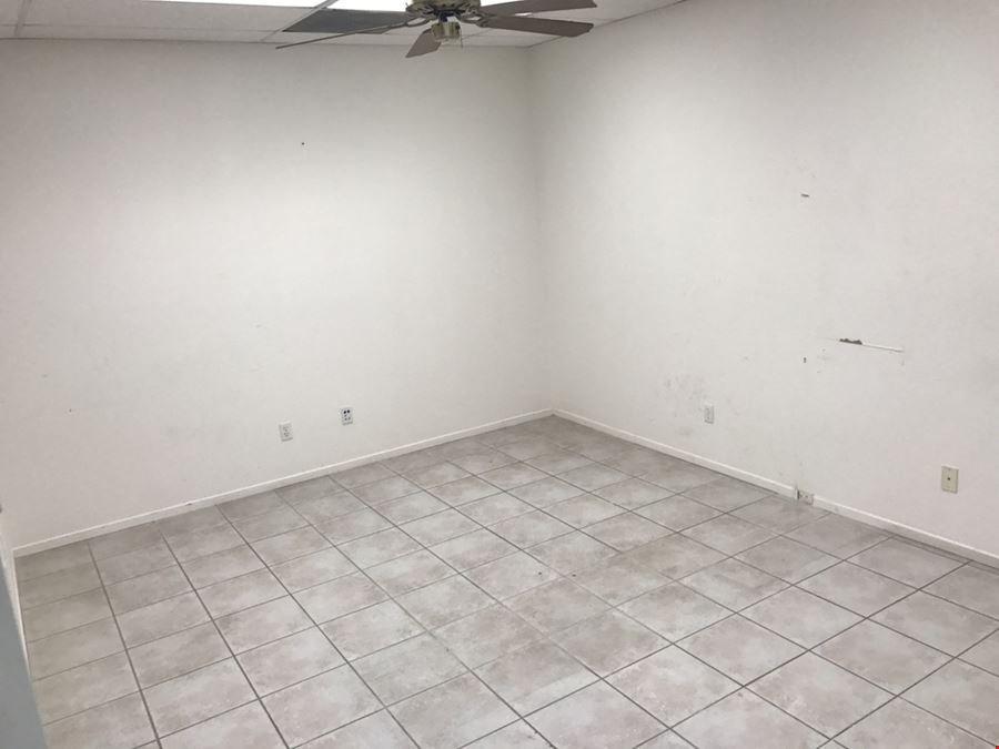 Retail/Office Available in Freestanding Commercial Retail Strip Center