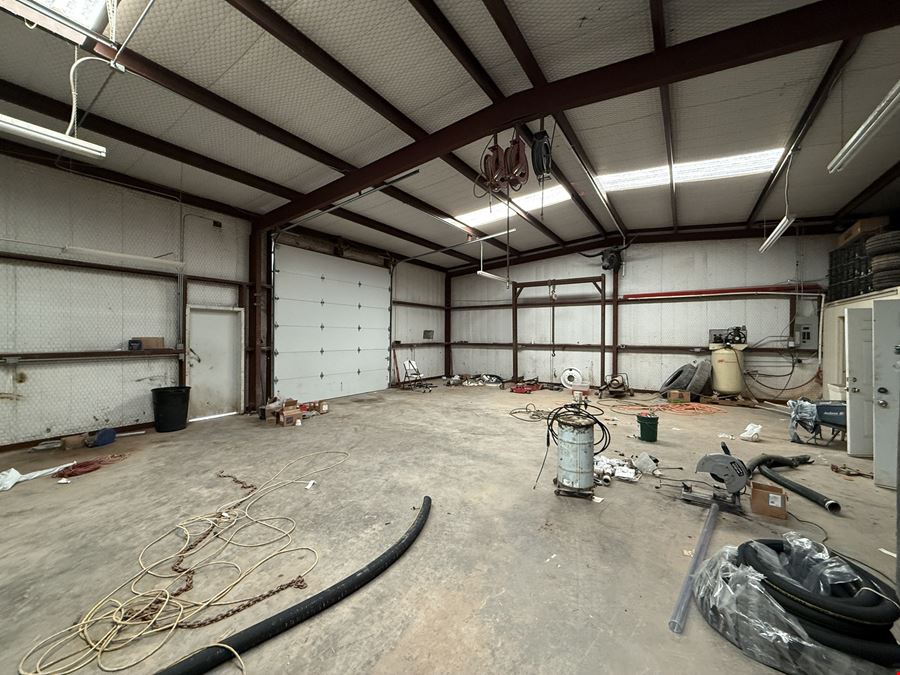 Office/Warehouse on 3 Acres Near Hwy 385