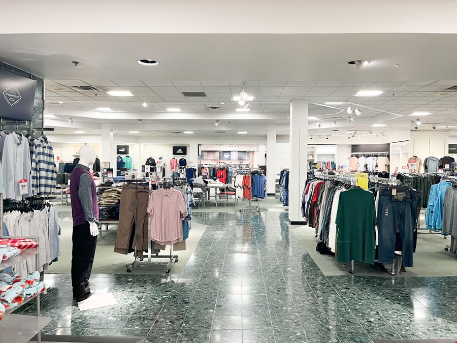 ±122,512 SF Box | JCP at Acadiana Mall | Lafayette, LA