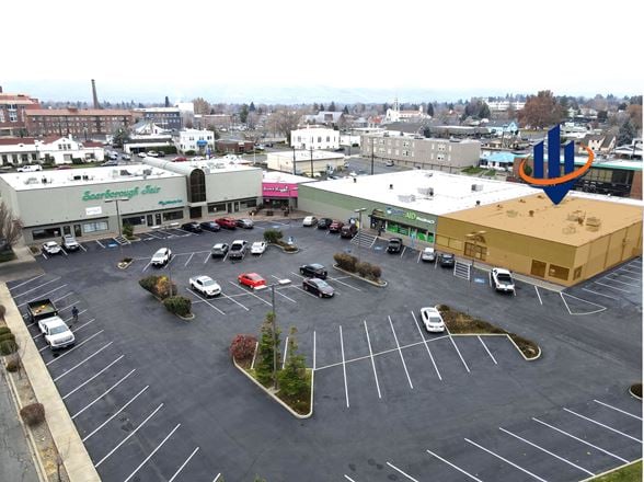 Preview of Retail space for Rent at 910 Summitview Ave