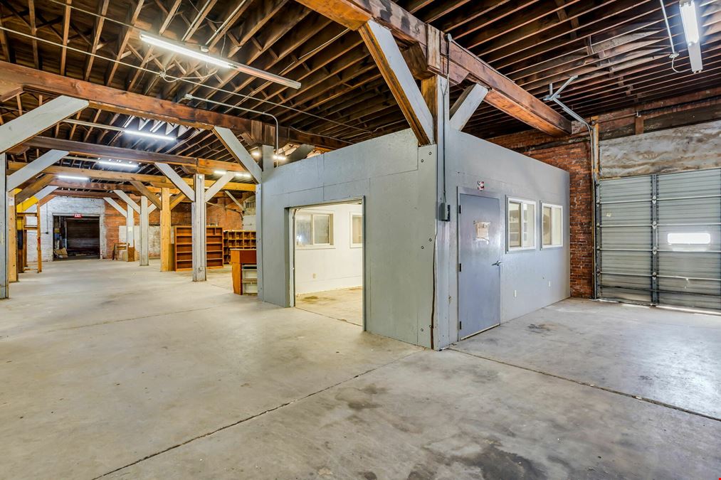 320 S Washington, Hutchinson