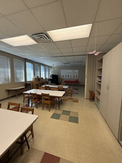 Move-In Ready ±6,400 SF Educational Facility + Playground | Broadmoor Presbyterian Campus, Shreveport