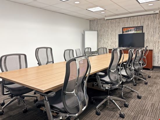 Regus - Boston - Beacon Hil 100 Cambridge Street