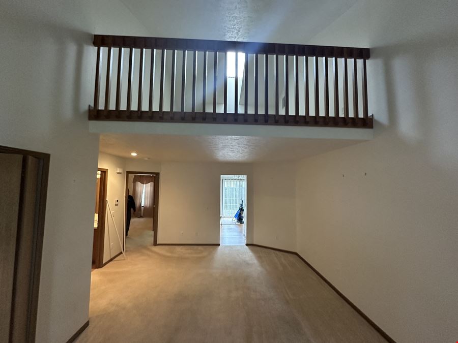 1,274 SF DUPLEX FOR LEASE