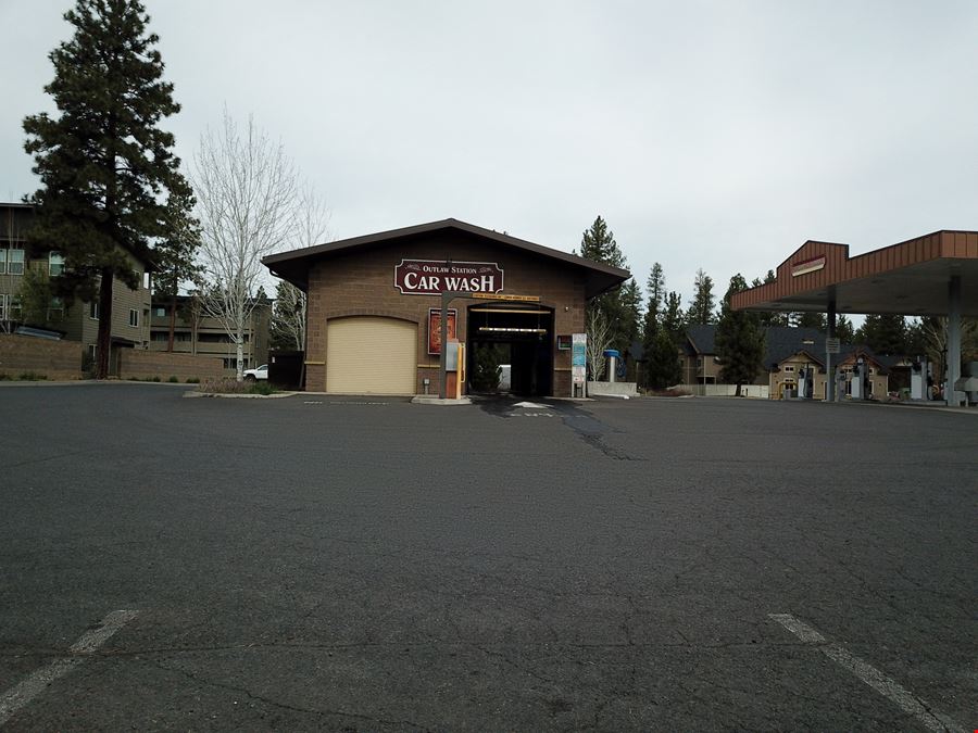 1045 W Rail Way