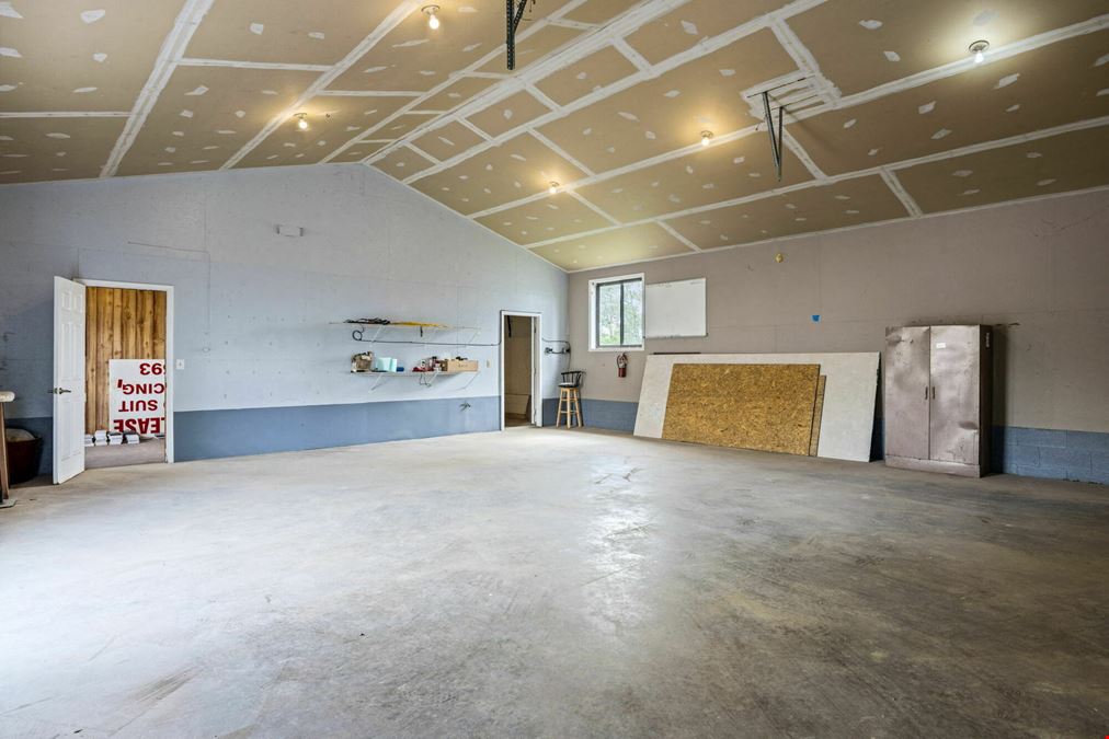 HARD TO FIND SMALL FLEX/OFFICE SPACE AVAILABLE