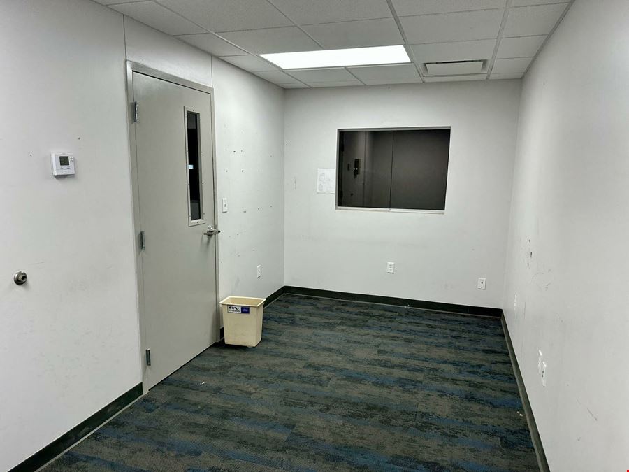 10420 W. I-40 - Service Bay/Flex Industrial Space Available With Land