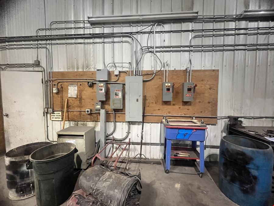 Industrial Shop Near Eglin St with Loading Dock & Office