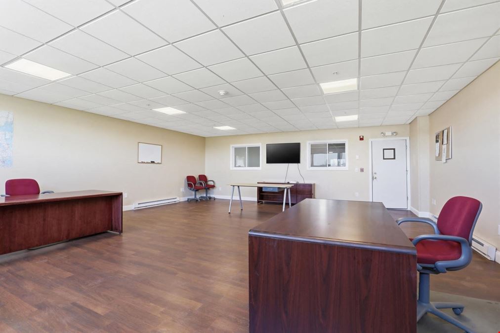 Class B 2,929sf Industrial Flex Condominium for Lease in Newburyport, MA