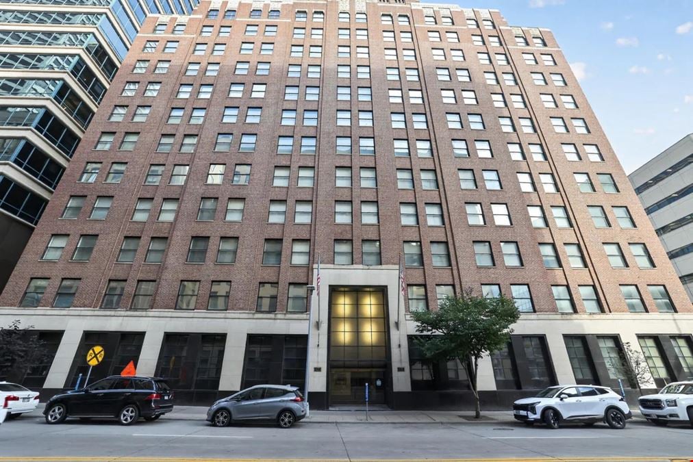Lender Sale: Iconic Downtown Minneapolis High Rise