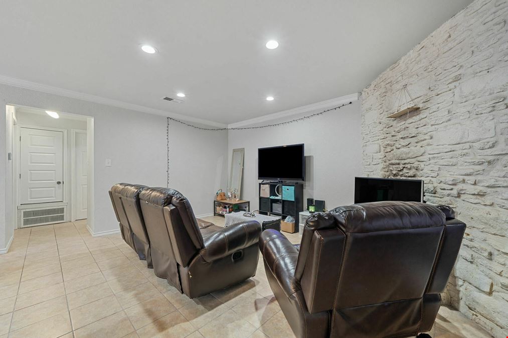 10205 Brownie Dr