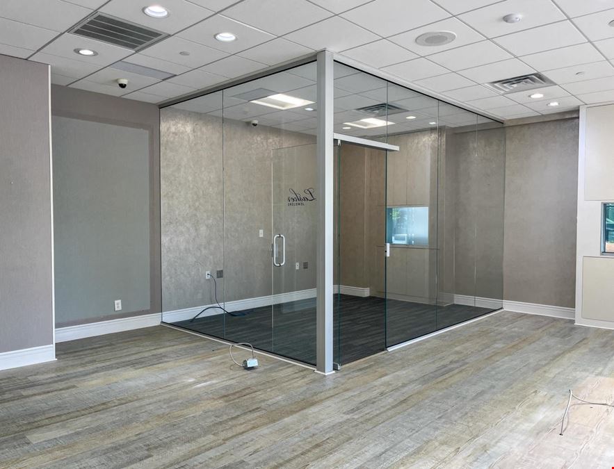 Iconic Retail Space in the Kahler Grand