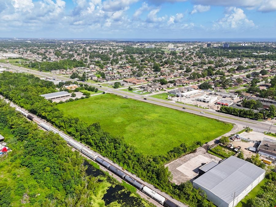 ±6.77-Acre Development Site with ±700 FT Frontage