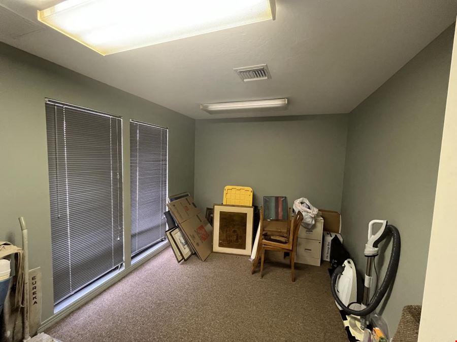 12734 Kenwood Ln Unit 17
