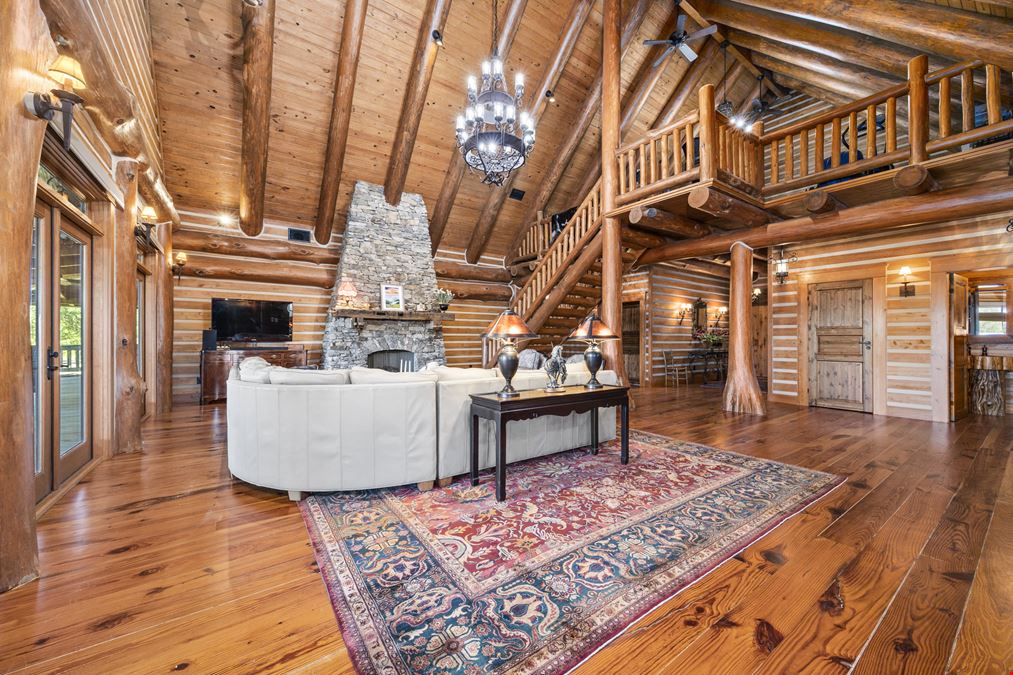 Luxury Riverfront Lodge