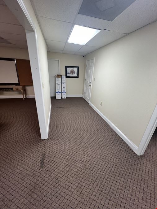Large Office/Warehouse Space Northwest Gainesville