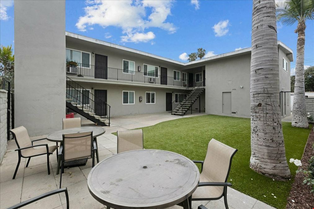 Whiting Avenue Courtyard Apartments