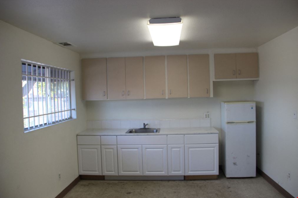 Single Tenant Manufacturing/Warehouse Property