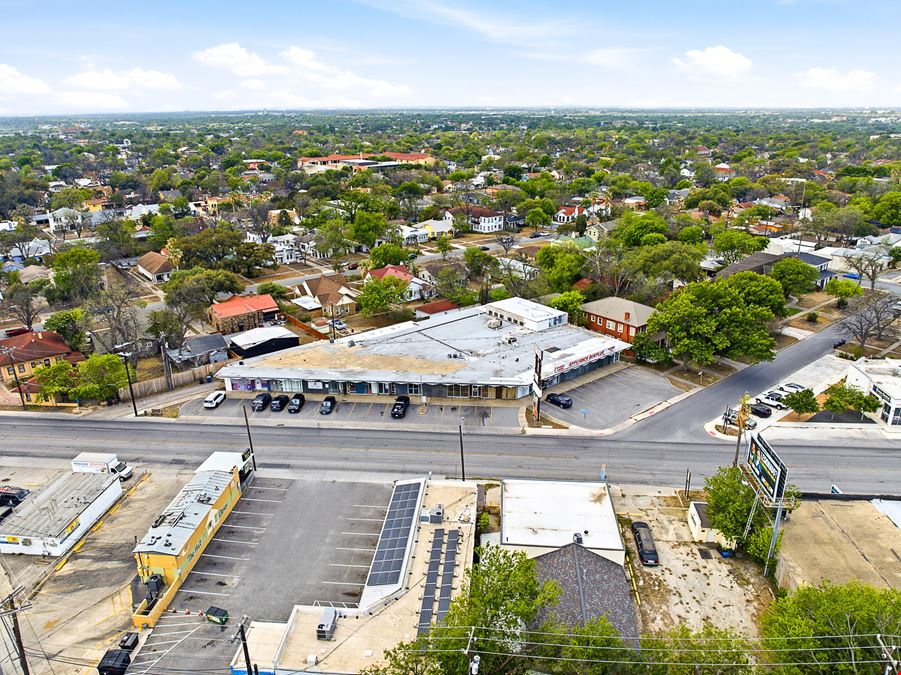 Deco Plaza