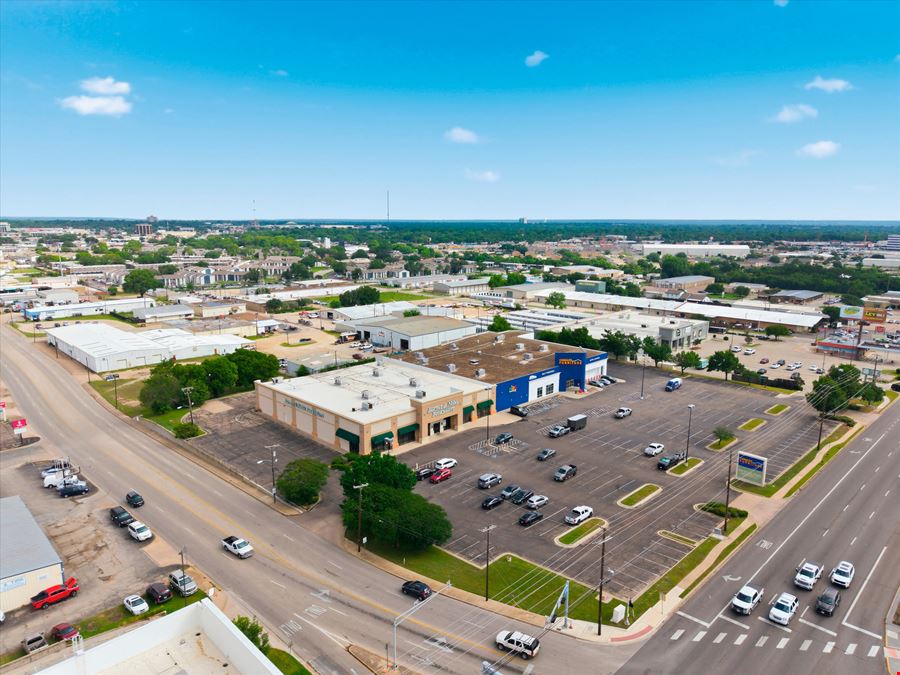 4909 W Waco Dr
