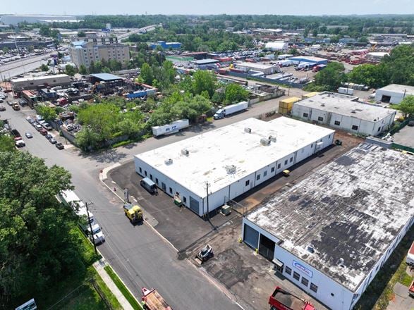 Preview of Industrial space for Rent at 830 Elston Street