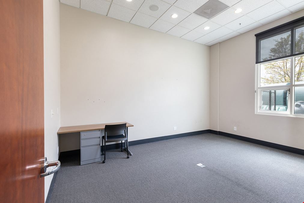 First Class Warehouse & Office Near Highway 101