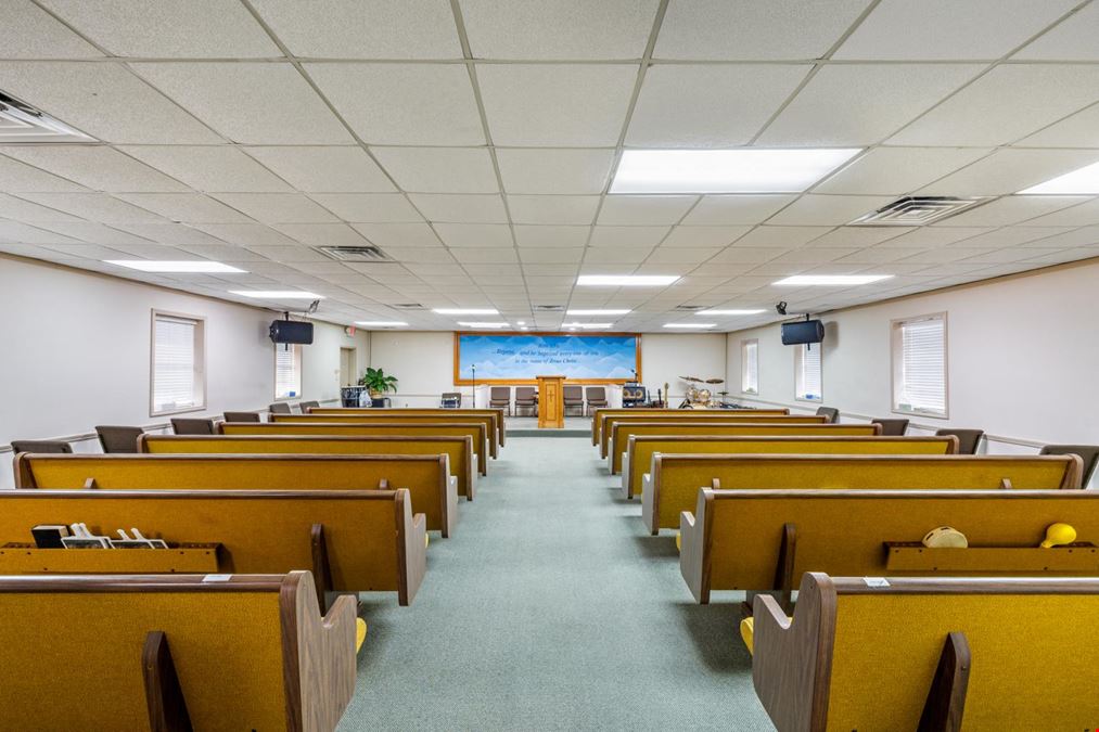 Church Buildings / 5.51-Acre Opportunity For Sale