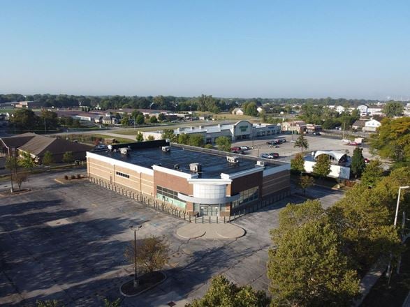 Preview of Retail space for Rent at 3362 Navarre Avenue