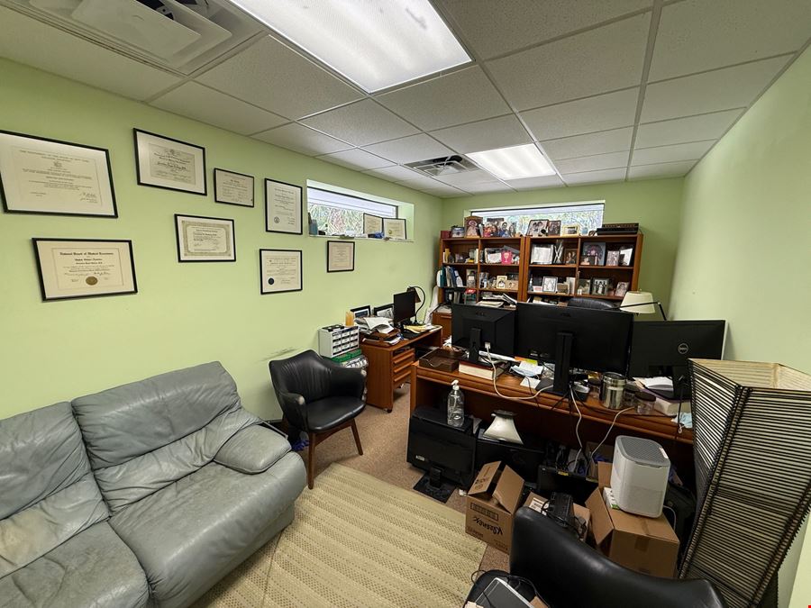 Medical Office 0.5 Miles from Sarasota Memorial Hospital