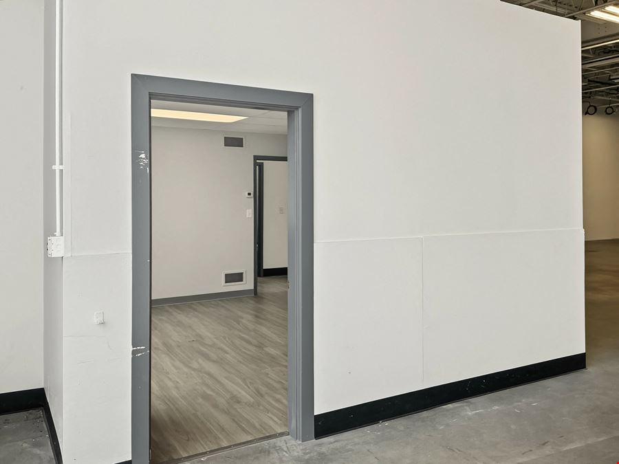 2847 SF Small-Bay Industrial | Drive-In Door | Beverly, MA