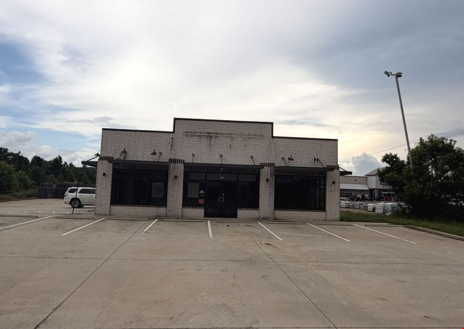 3,600 SF Retail/Medical Space | Sublease | Magee, MS