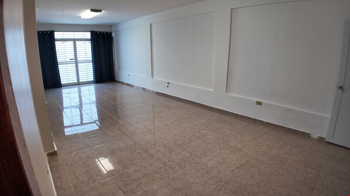 7,600 SF Commercial Building with Prime Exposure on a Major Bayamón Thoroughfare | For Sale