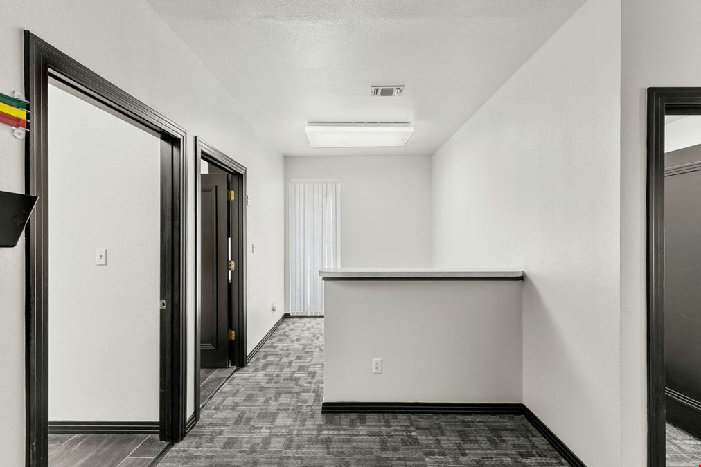 501 W Harwood Rd 