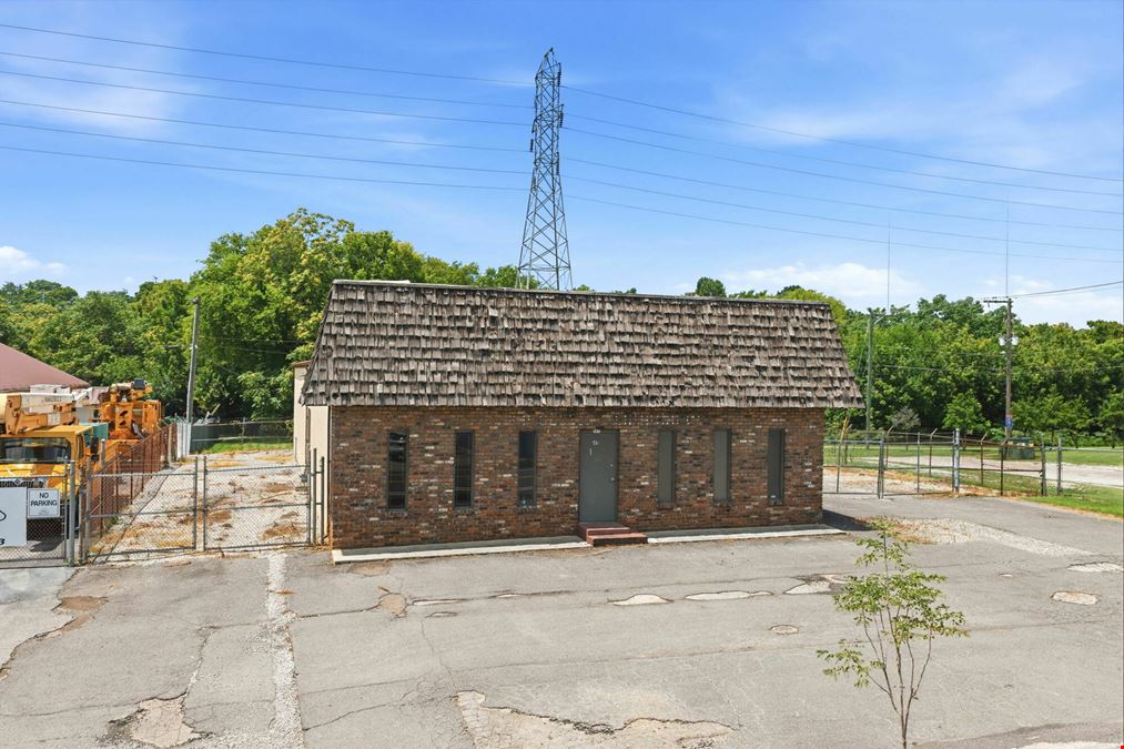 3,806 SF Office/Warehouse Flex Building