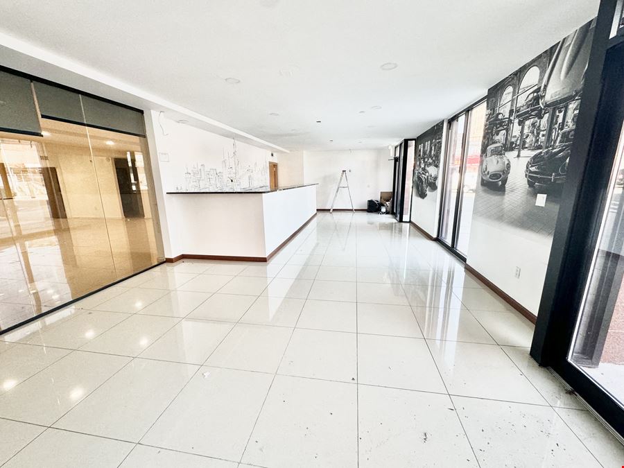 Retail space for lease in Long Island City - new building Approximately 3200 sq ft