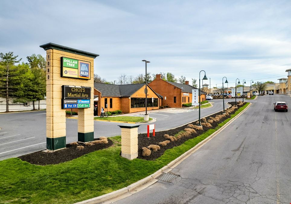 Vista Shops at Golden Mile